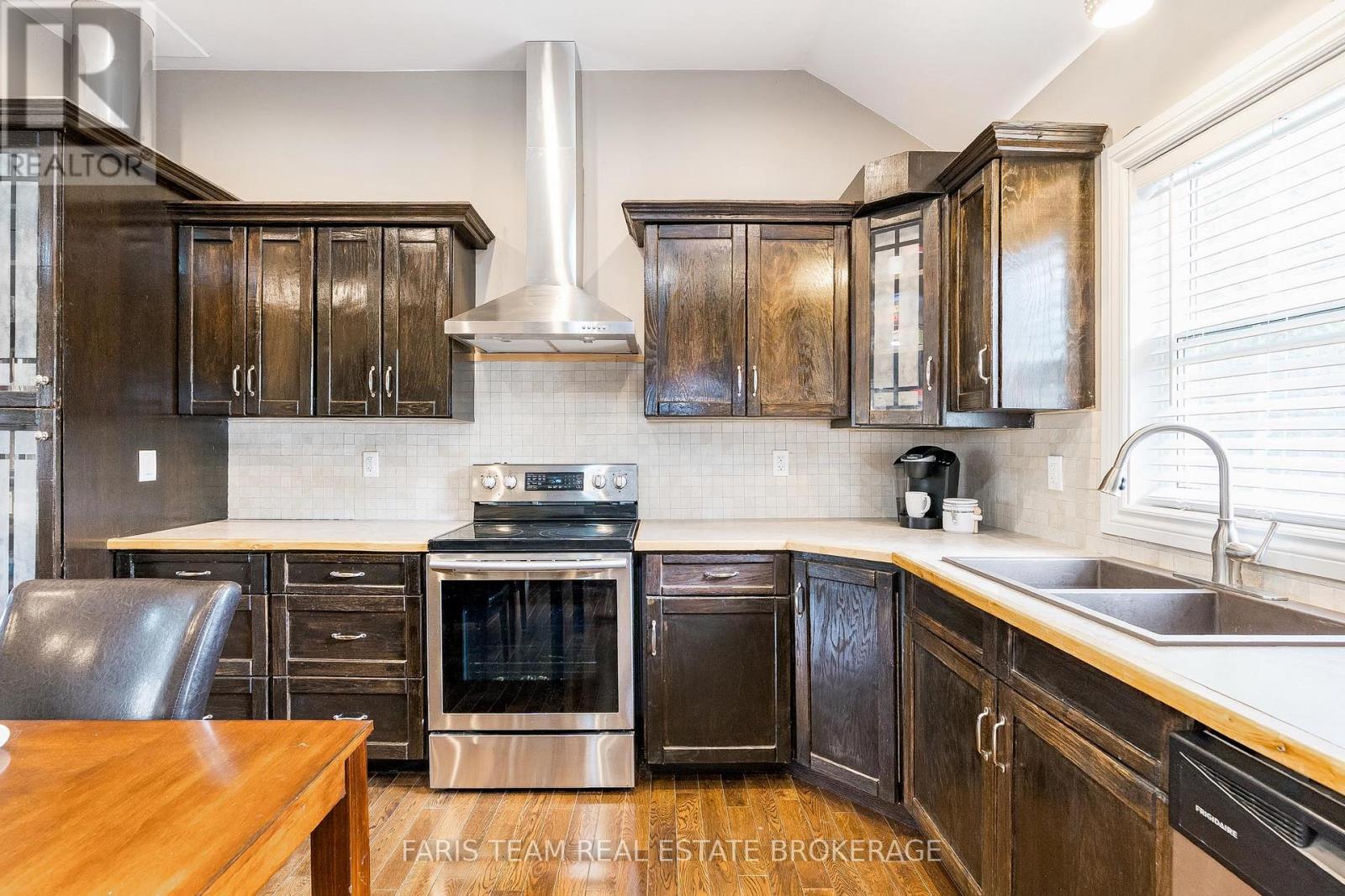 66 Meadows Avenue, Tay (Waubaushene), Ontario  L0K 1E0 - Photo 8 - S12481929