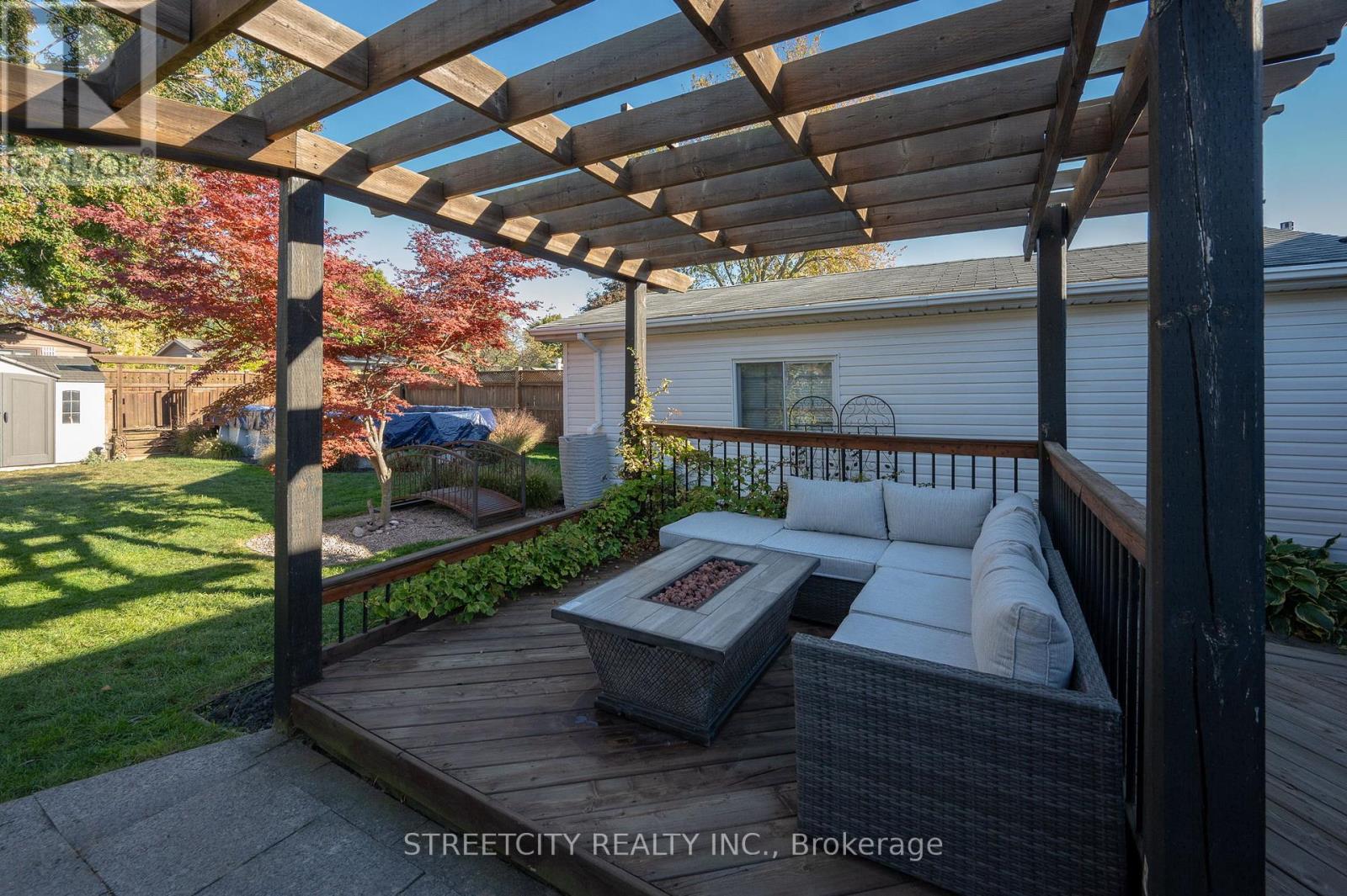 127 Garland Lane, London East, Ontario  N5V 3K9 - Photo 2 - X12481939