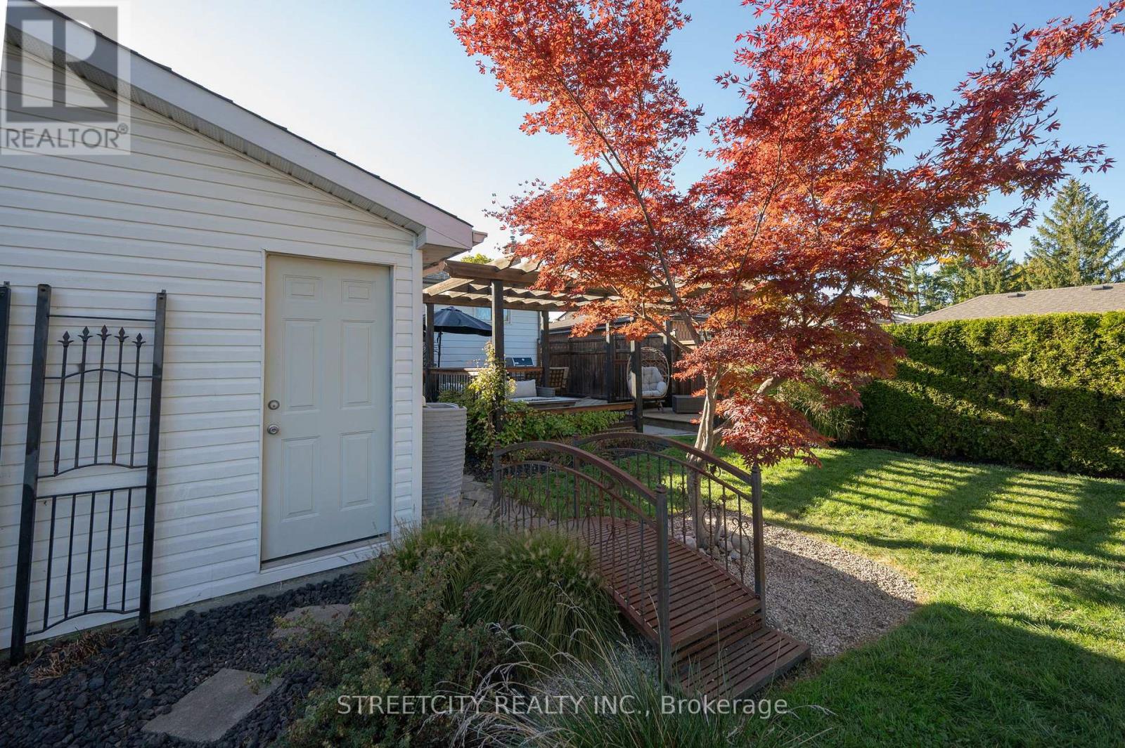 127 Garland Lane, London East, Ontario  N5V 3K9 - Photo 25 - X12481939