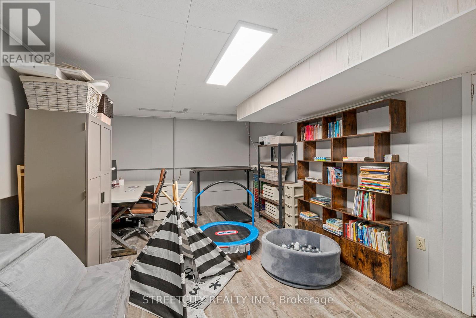 127 Garland Lane, London East, Ontario  N5V 3K9 - Photo 32 - X12481939