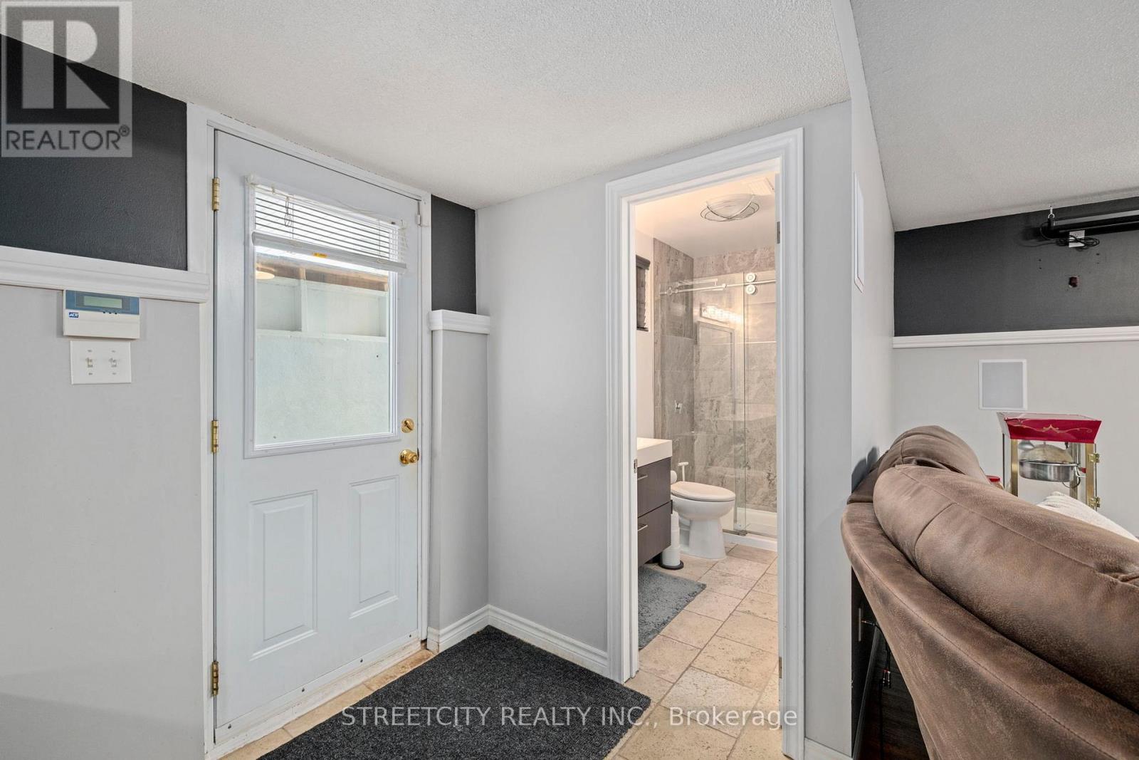 127 Garland Lane, London East, Ontario  N5V 3K9 - Photo 33 - X12481939