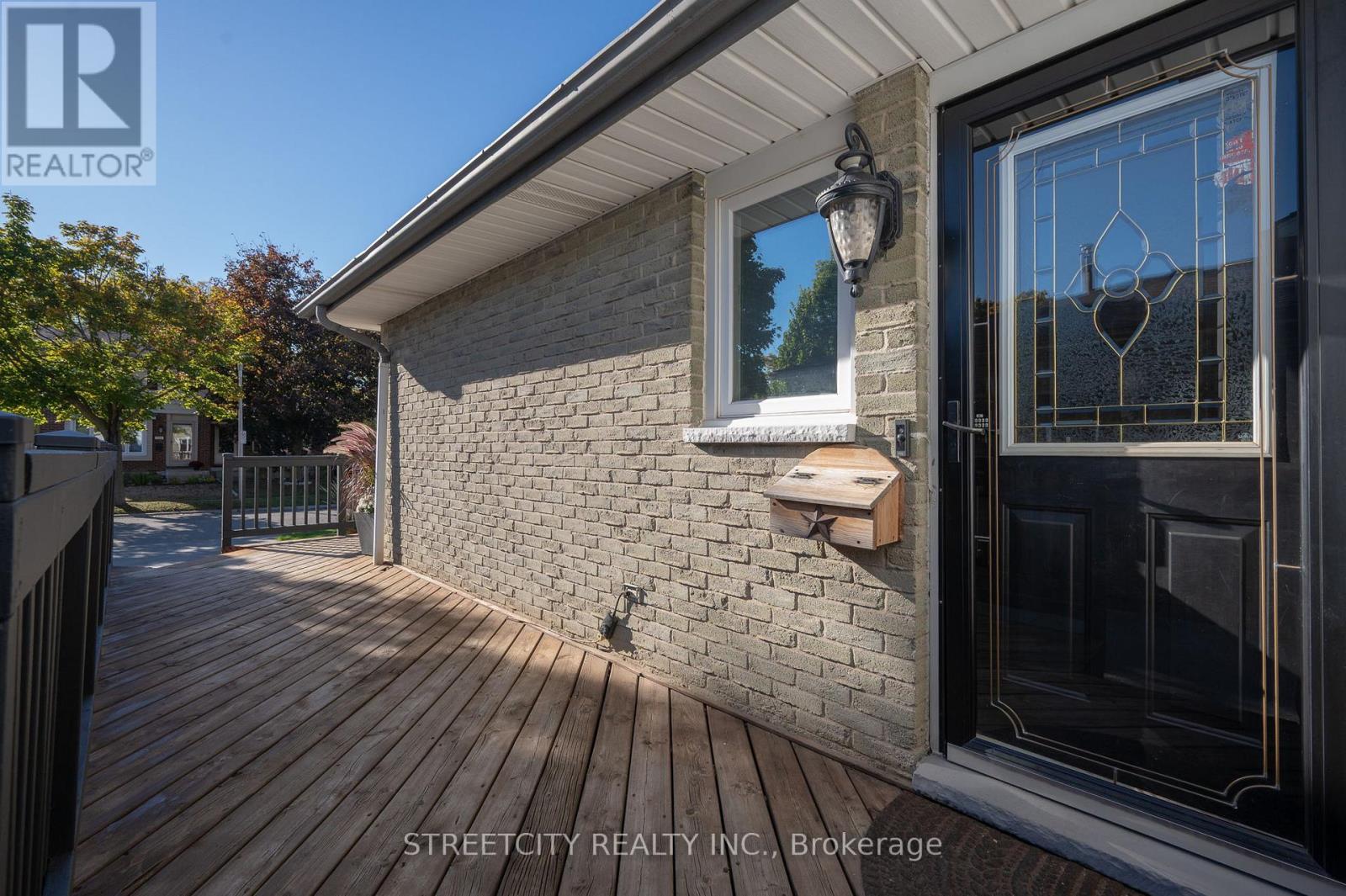 127 Garland Lane, London East, Ontario  N5V 3K9 - Photo 35 - X12481939