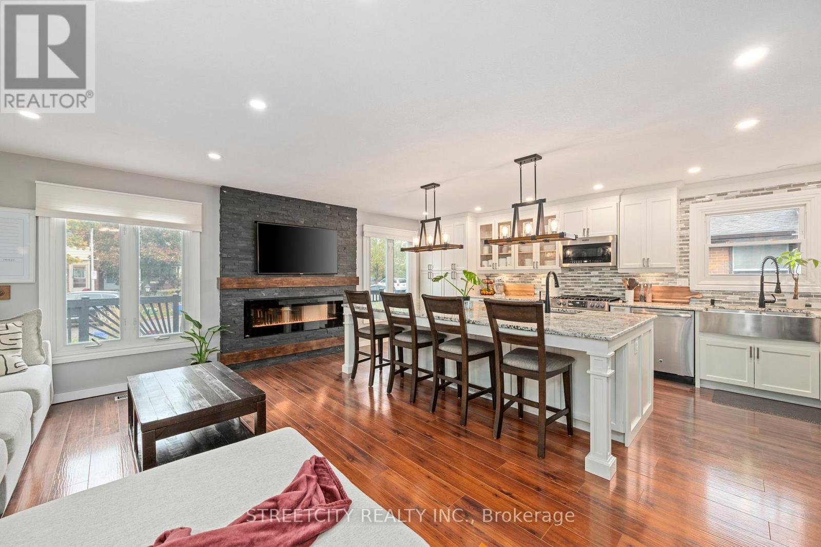 127 Garland Lane, London East, Ontario  N5V 3K9 - Photo 4 - X12481939