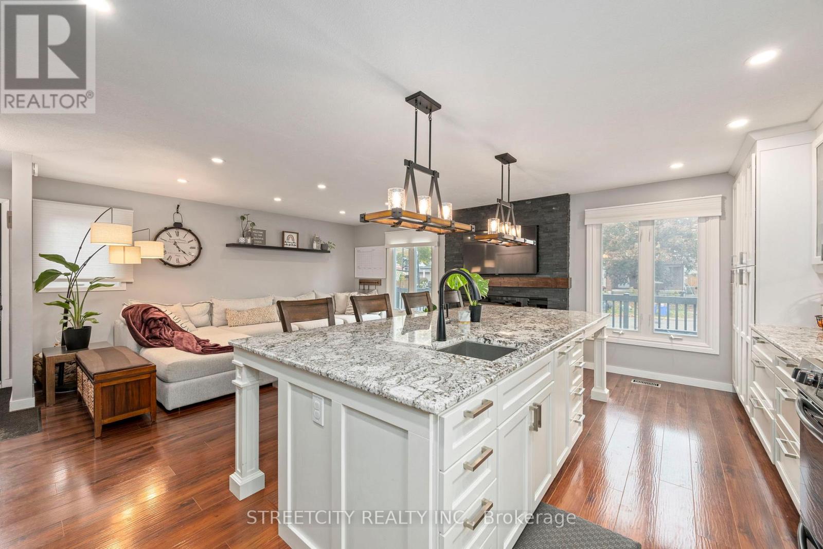 127 Garland Lane, London East, Ontario  N5V 3K9 - Photo 5 - X12481939