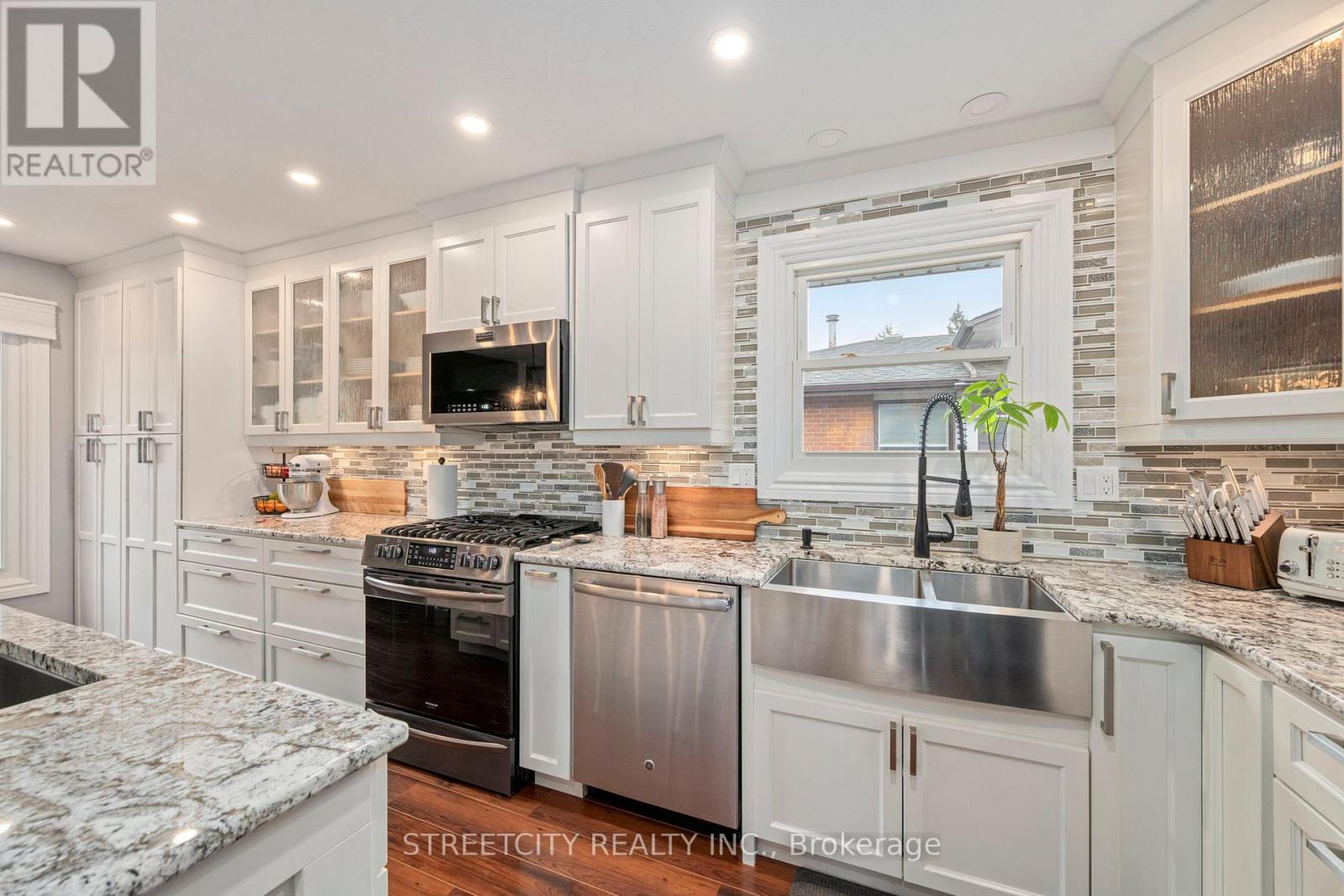 127 Garland Lane, London East, Ontario  N5V 3K9 - Photo 7 - X12481939