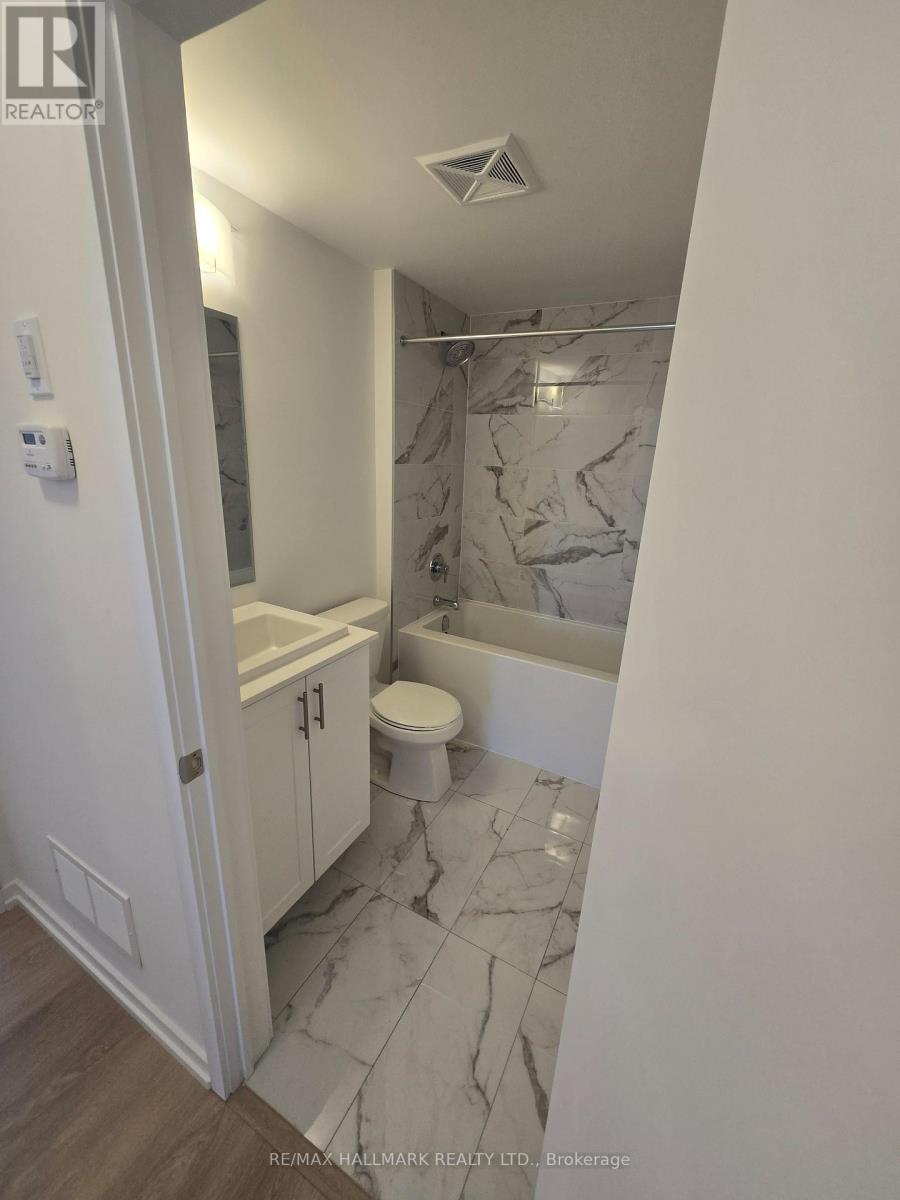 13 - 16 Lytham Green Circle, Newmarket, Ontario  L3Y 0H3 - Photo 5 - N12379160