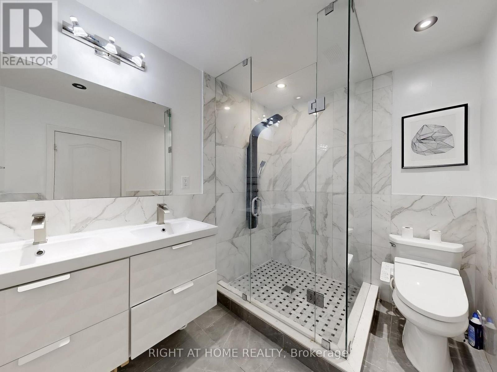 174 Langstaff Road, Richmond Hill (South Richvale), Ontario  L4C 6N4 - Photo 21 - N12481944