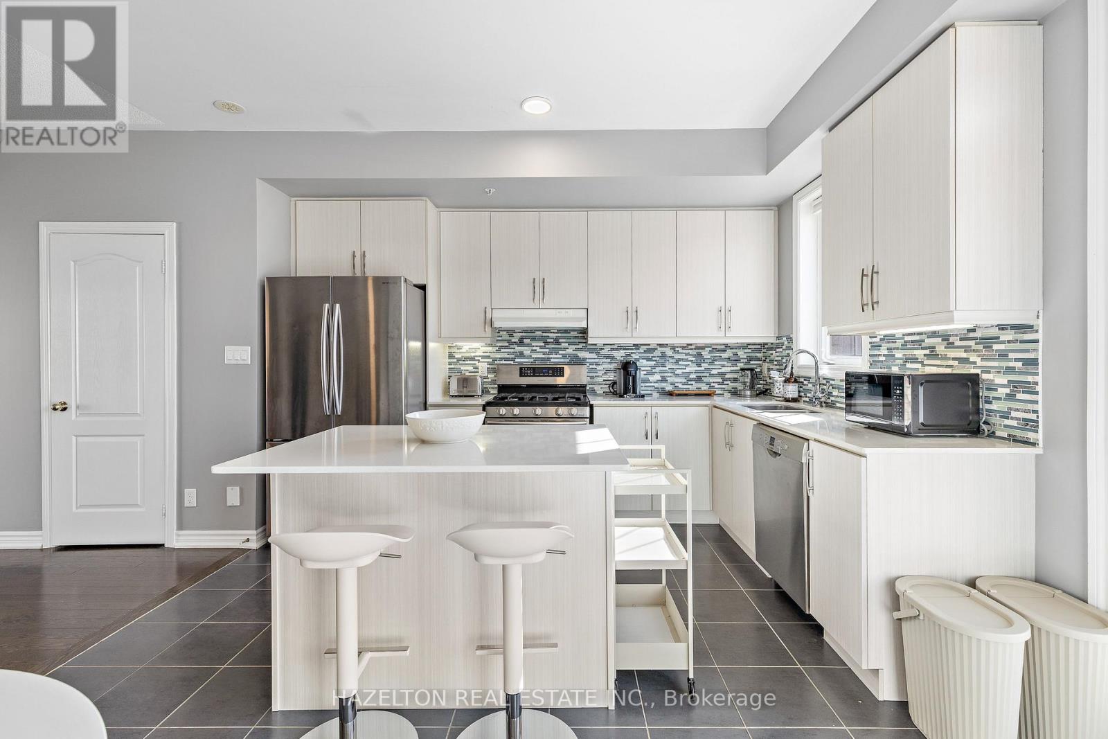 Residential Unit- Back - 49 Cathedral High Street, Markham (Cathedraltown), Ontario  L6C 0P1 - Photo 11 - N12481952