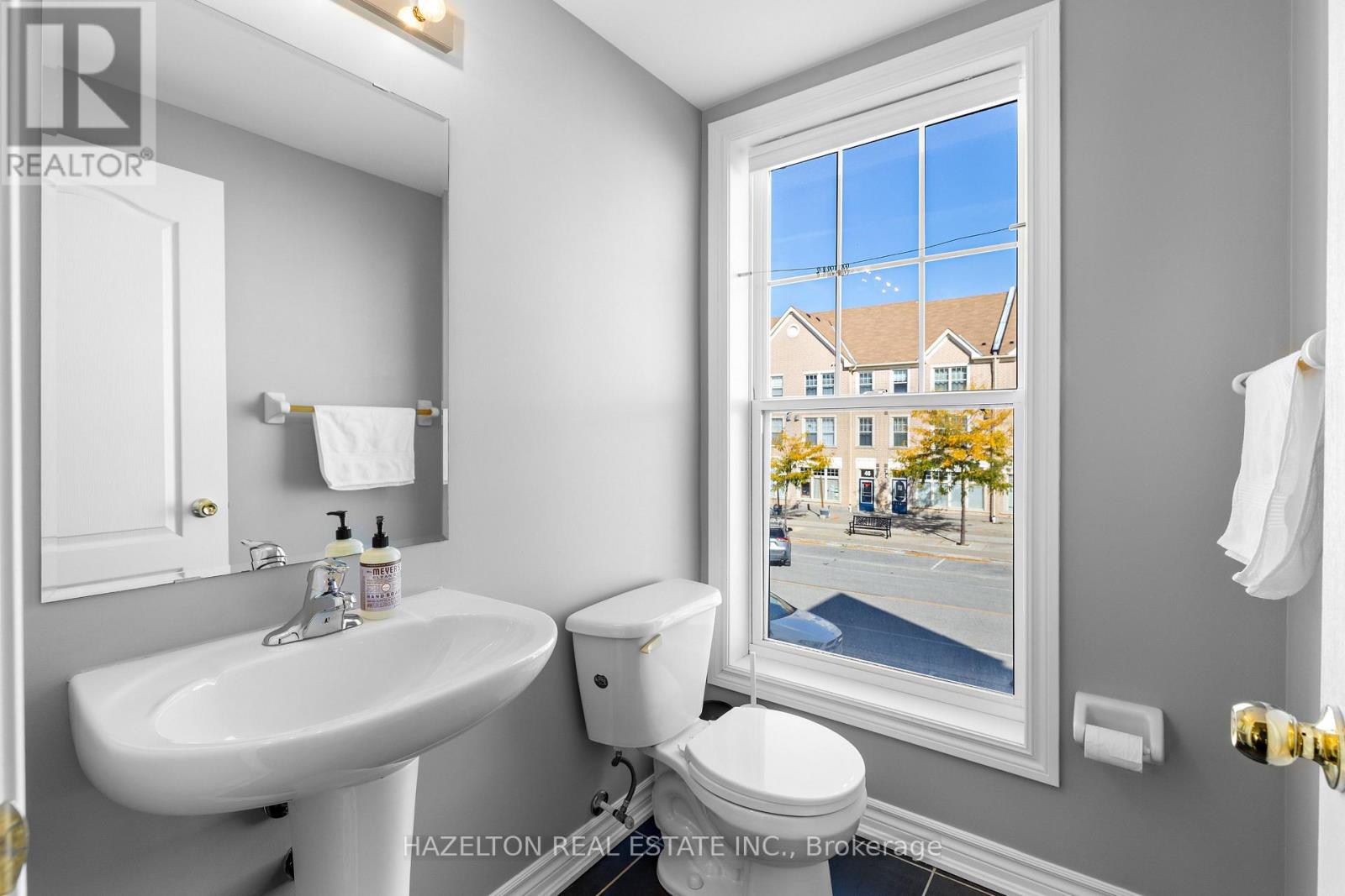 Residential Unit- Back - 49 Cathedral High Street, Markham (Cathedraltown), Ontario  L6C 0P1 - Photo 14 - N12481952