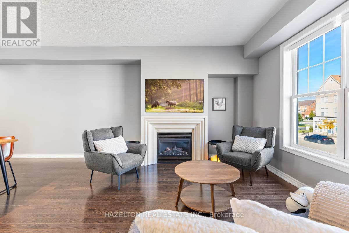Residential Unit- Back - 49 Cathedral High Street, Markham (Cathedraltown), Ontario  L6C 0P1 - Photo 6 - N12481952