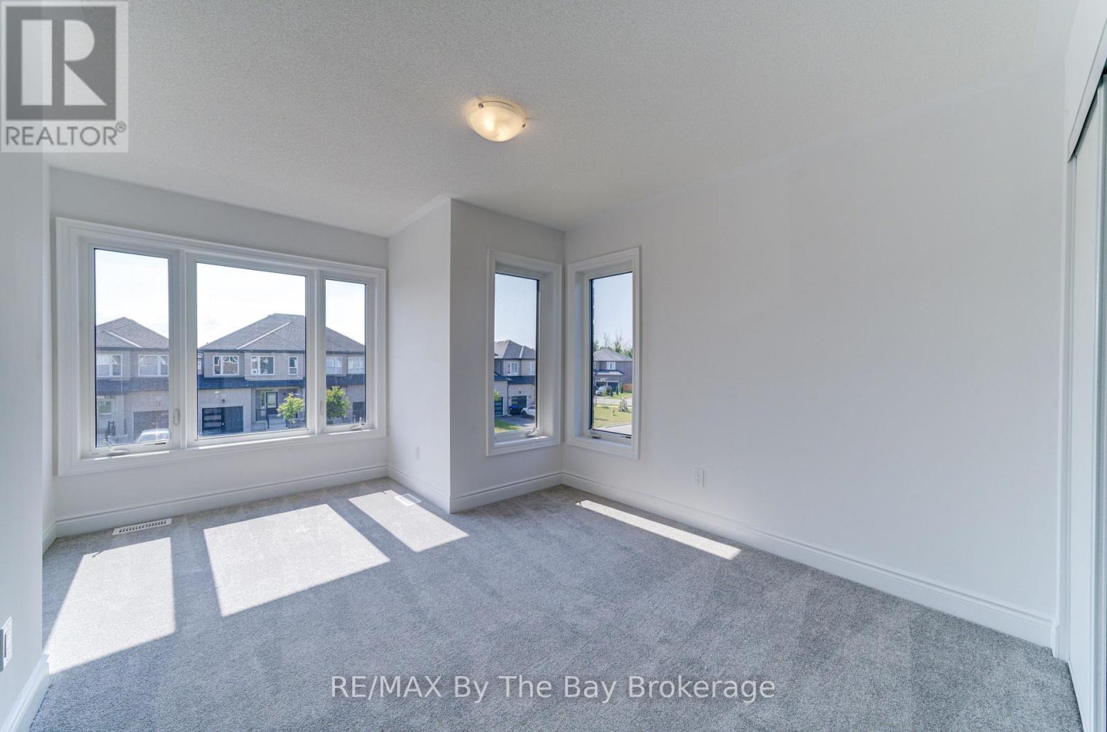 39 Lisa Street, Wasaga Beach, Ontario  L9Z 1J9 - Photo 32 - S12481984
