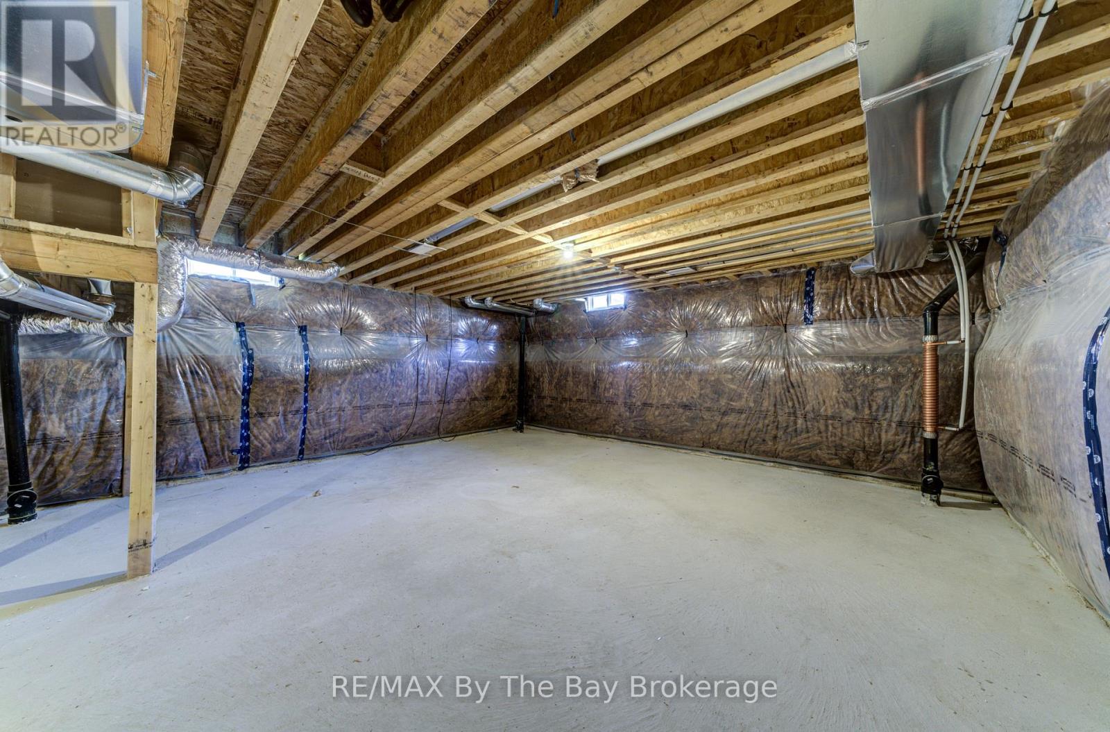 39 Lisa Street, Wasaga Beach, Ontario  L9Z 1J9 - Photo 38 - S12481984