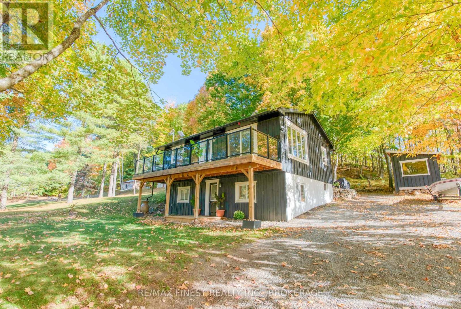 10874 Canoe Lake Road, Frontenac (Frontenac South), Ontario  K0H 2V0 - Photo 2 - X12481963