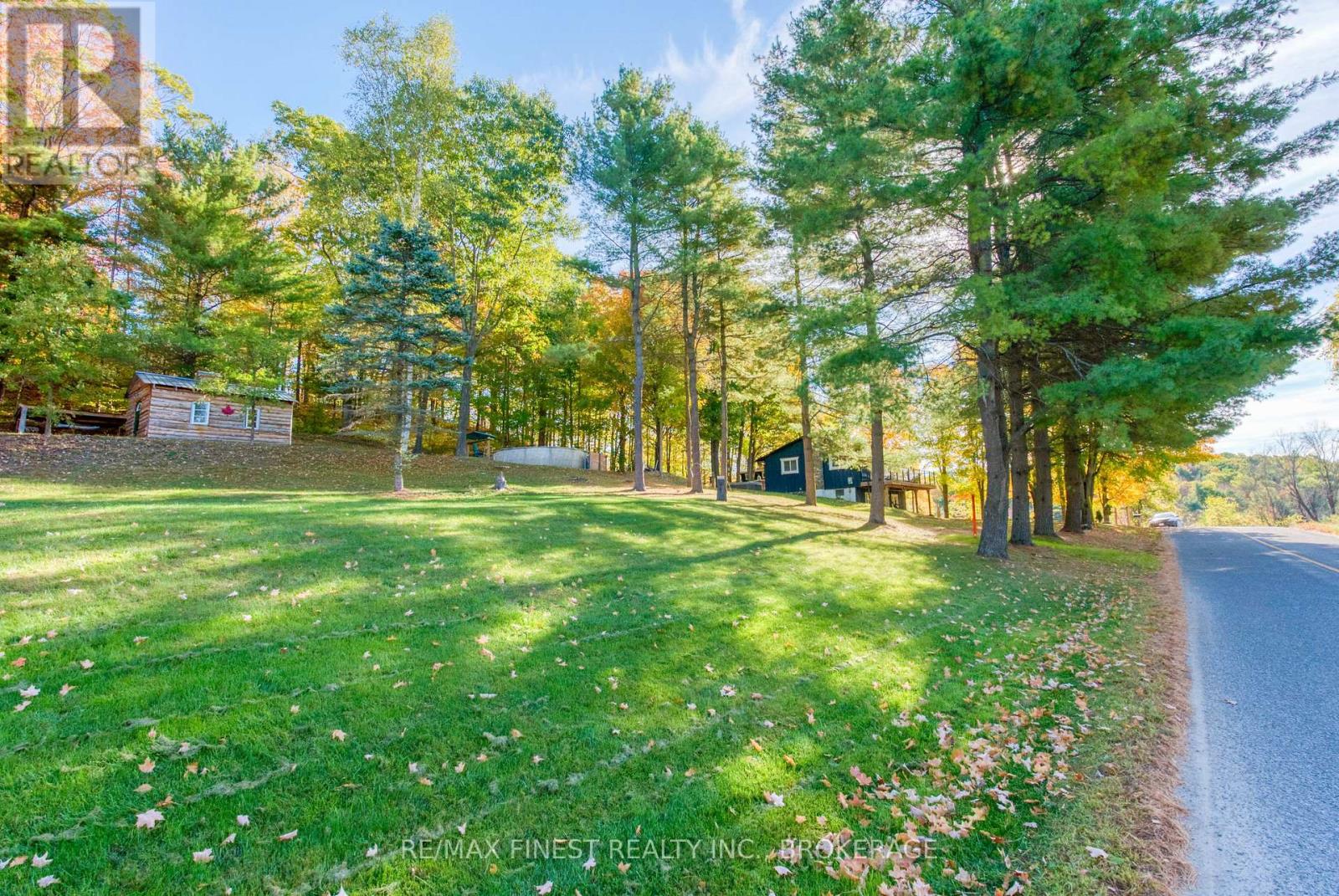10874 Canoe Lake Road, Frontenac (Frontenac South), Ontario  K0H 2V0 - Photo 38 - X12481963