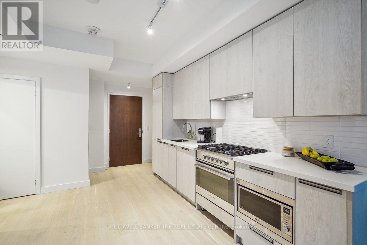 307 - 160 KINGSWAY CRESCENT, Toronto, Ontario
