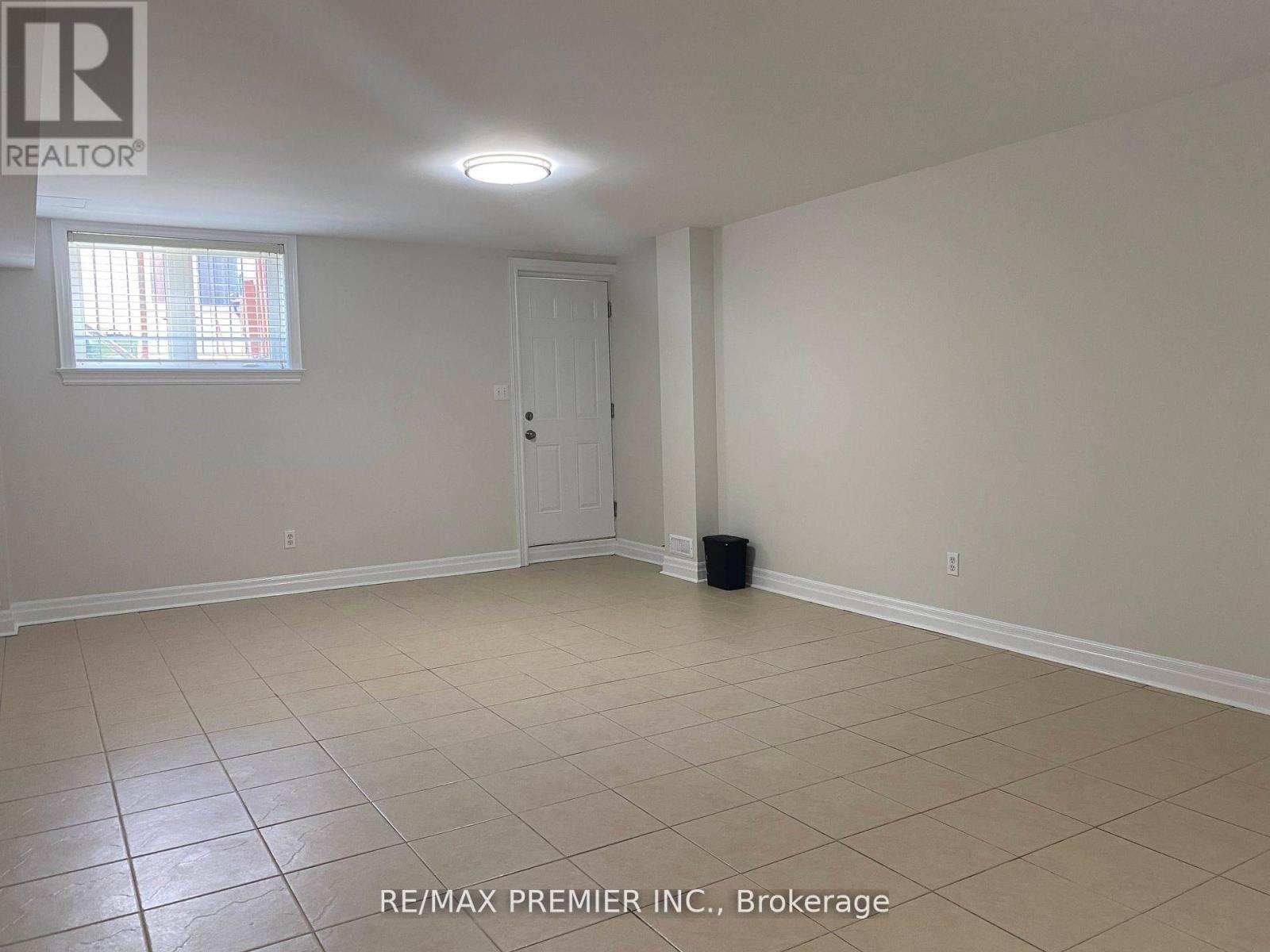 BSMT - 34 ALGARVE CRESCENT, Toronto, Ontario