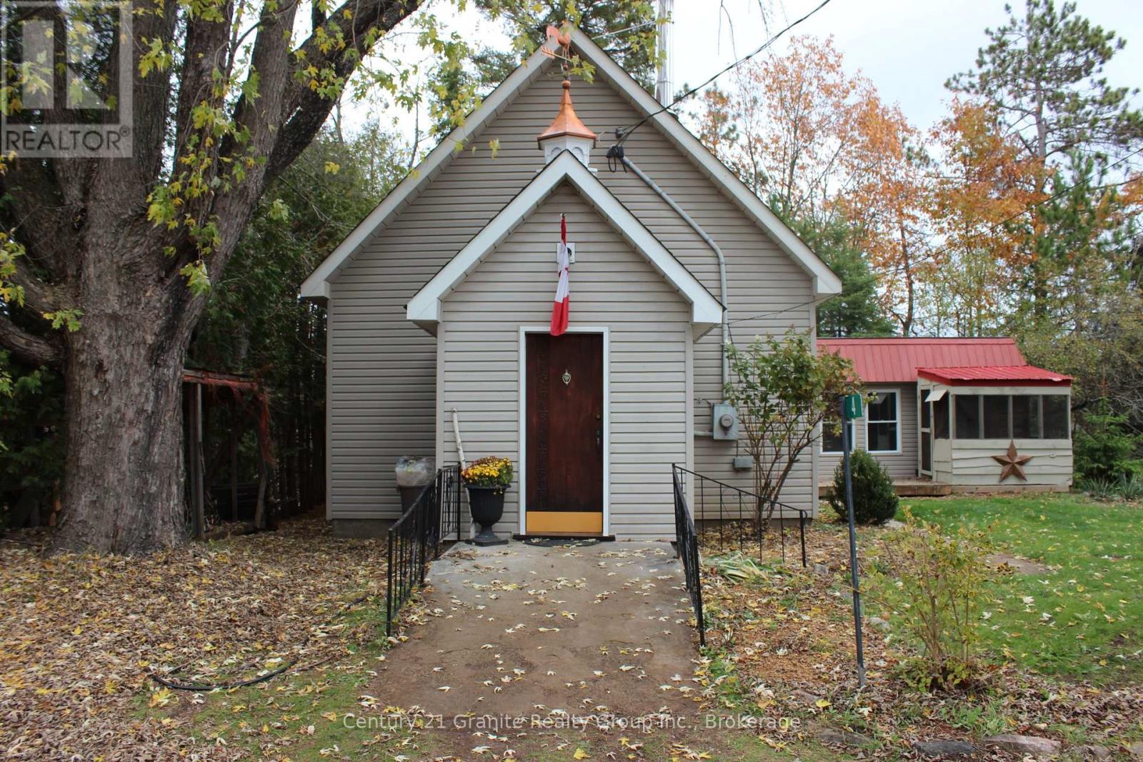 4 DICKSON STREET, Kawartha Lakes, Ontario