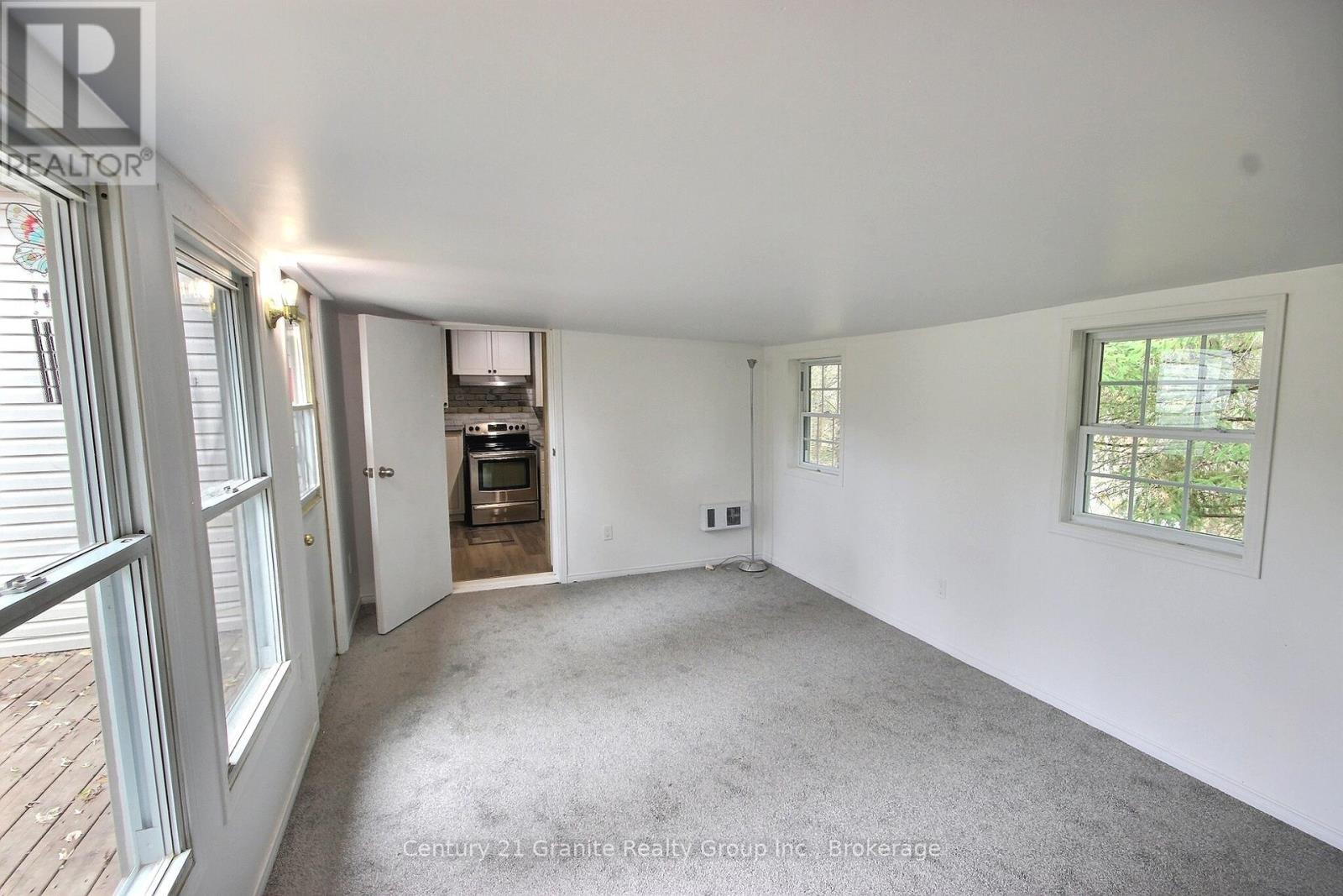 4 Dickson Street, Kawartha Lakes, Ontario  K0M 2A0 - Photo 23 - X12481980