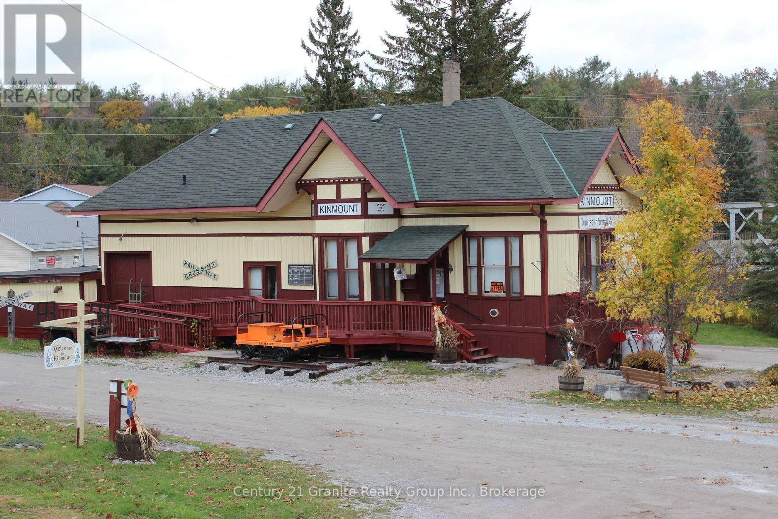 4 Dickson Street, Kawartha Lakes, Ontario  K0M 2A0 - Photo 28 - X12481980