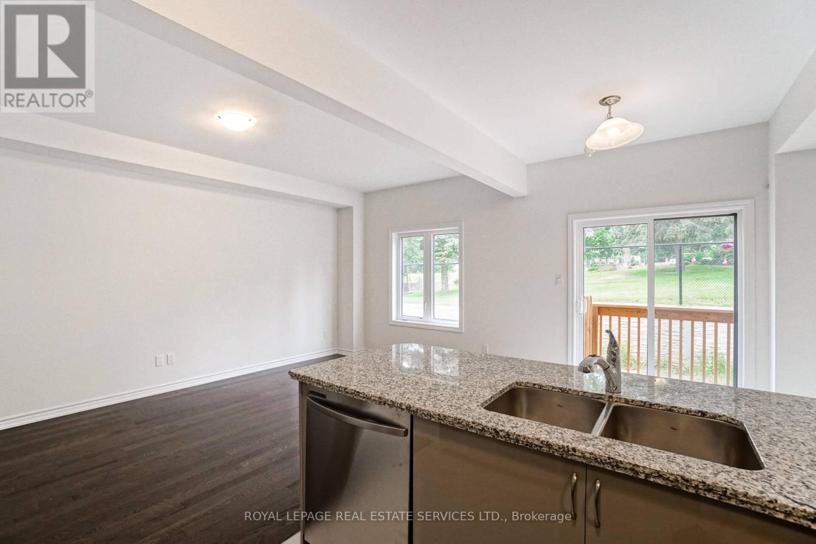 2 - 515 Garner Road, Hamilton, Ontario  L9G 3K9 - Photo 10 - X12481945