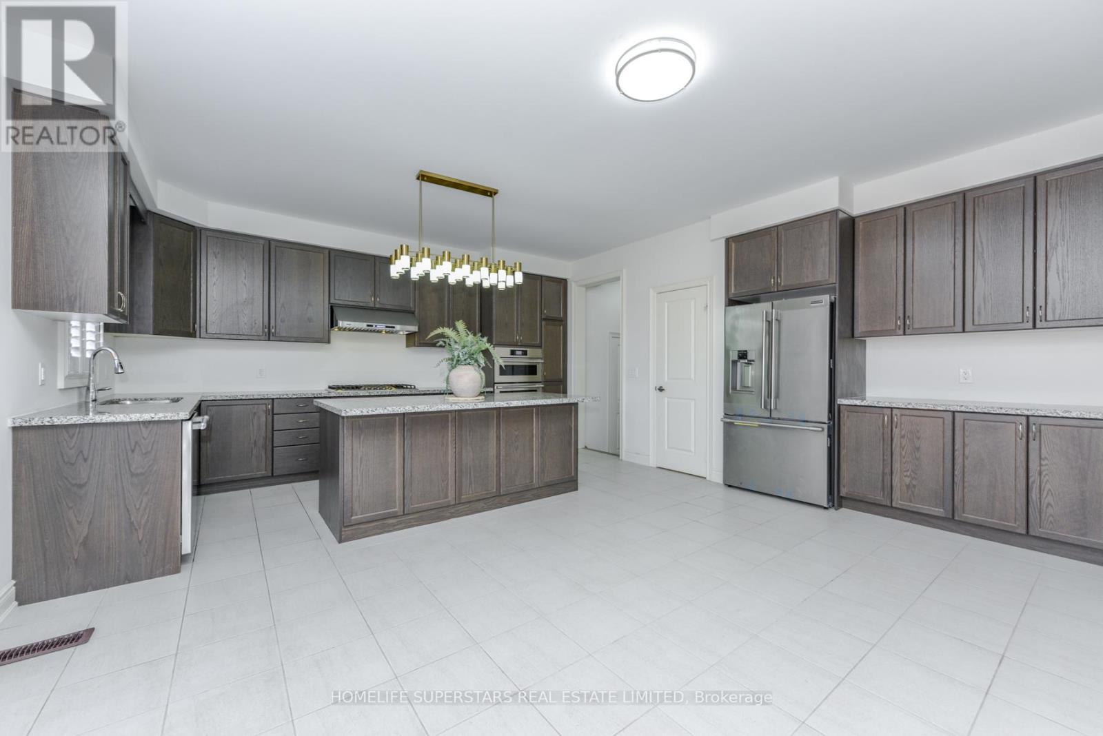21 Cattail Crescent, Hamilton, Ontario  L8B 1Z6 - Photo 24 - X12481948