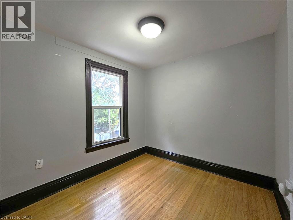 35 Fairleigh Avenue N, Hamilton, Ontario  L8L 6H1 - Photo 9 - 40781780