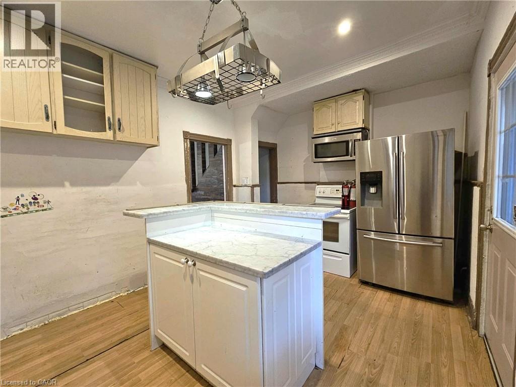 35 Fairleigh Avenue N, Hamilton, Ontario  L8L 6H1 - Photo 7 - 40781780