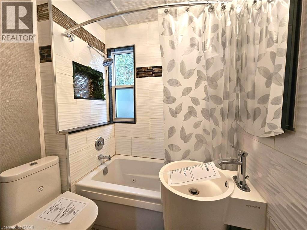 35 Fairleigh Avenue N, Hamilton, Ontario  L8L 6H1 - Photo 8 - 40781780