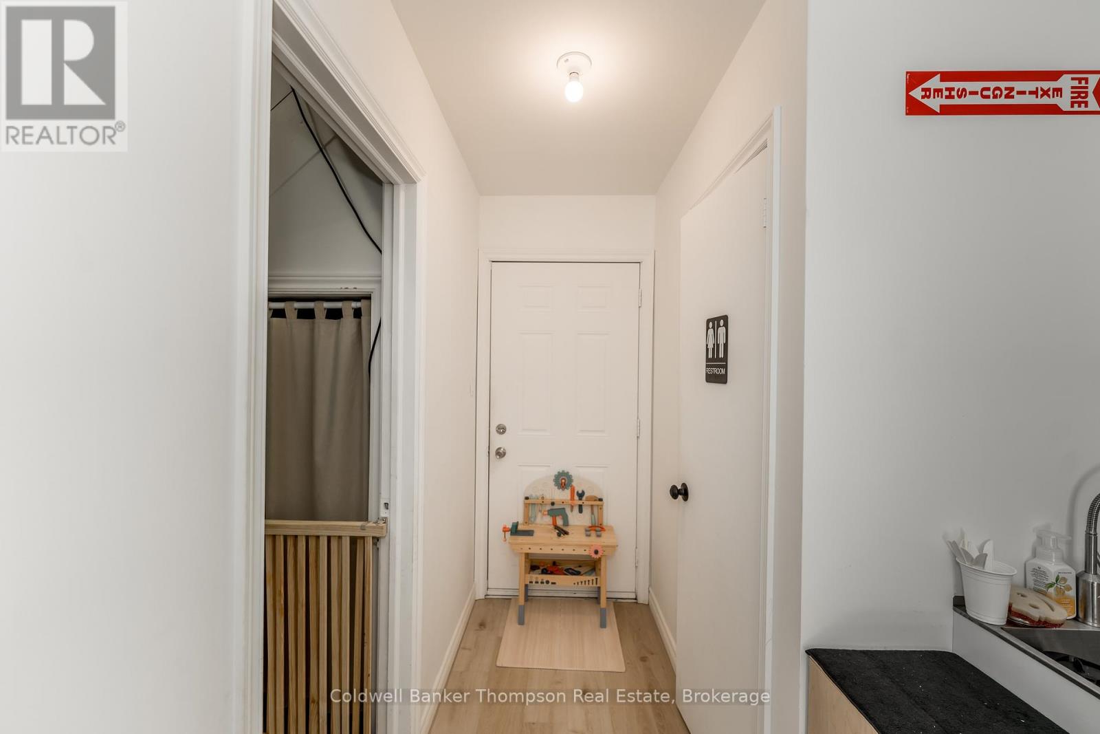 112 Lindgren Road W, Huntsville, Ontario P1H 1Y2 - Photo 32 - X12465961