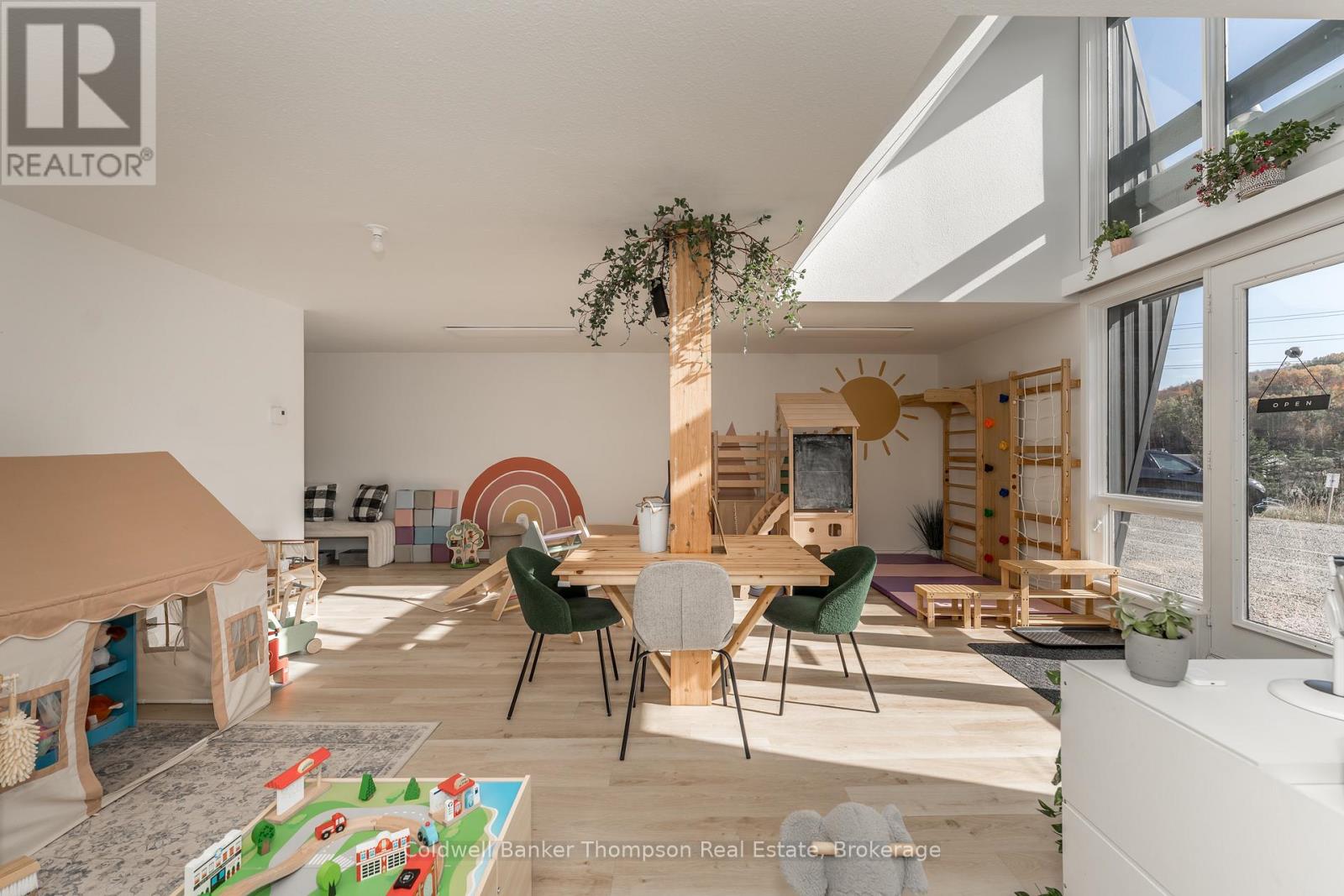 112 Lindgren Road W, Huntsville, Ontario P1H 1Y2 - Photo 27 - X12465961