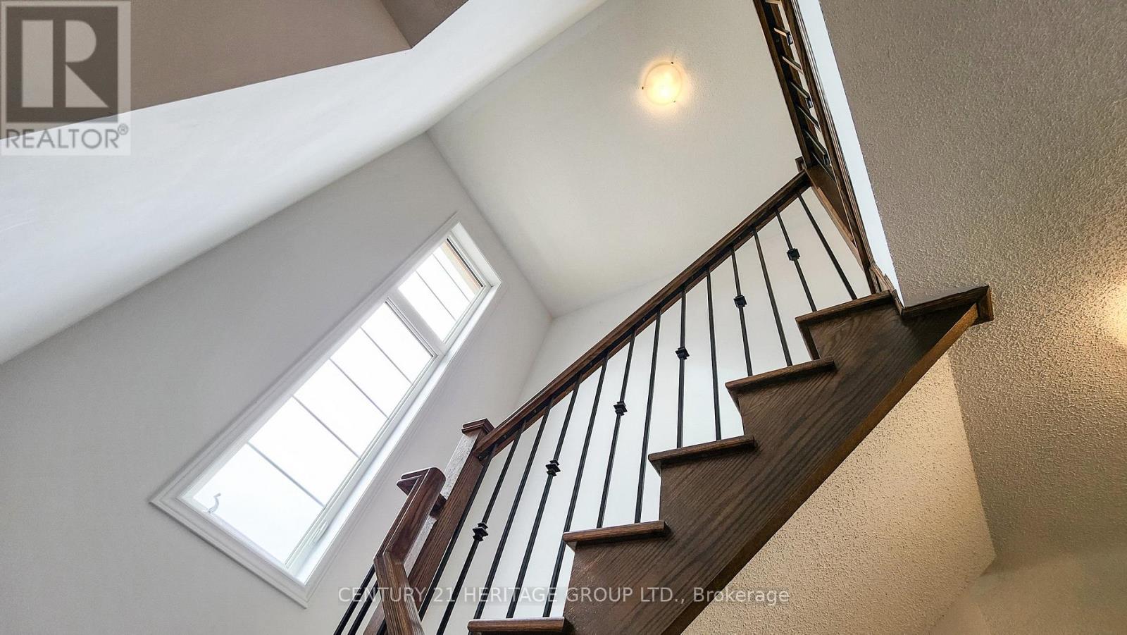 68 Barrow Avenue, Bradford West Gwillimbury, Ontario  L3Z 0W1 - Photo 23 - N12480078