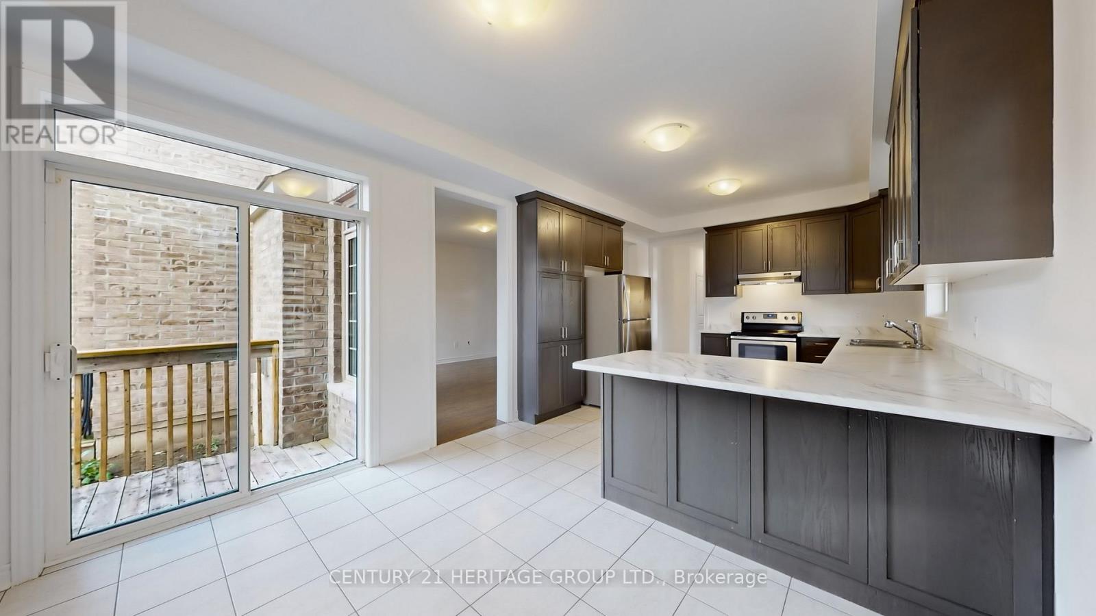 68 Barrow Avenue, Bradford West Gwillimbury, Ontario  L3Z 0W1 - Photo 10 - N12480078