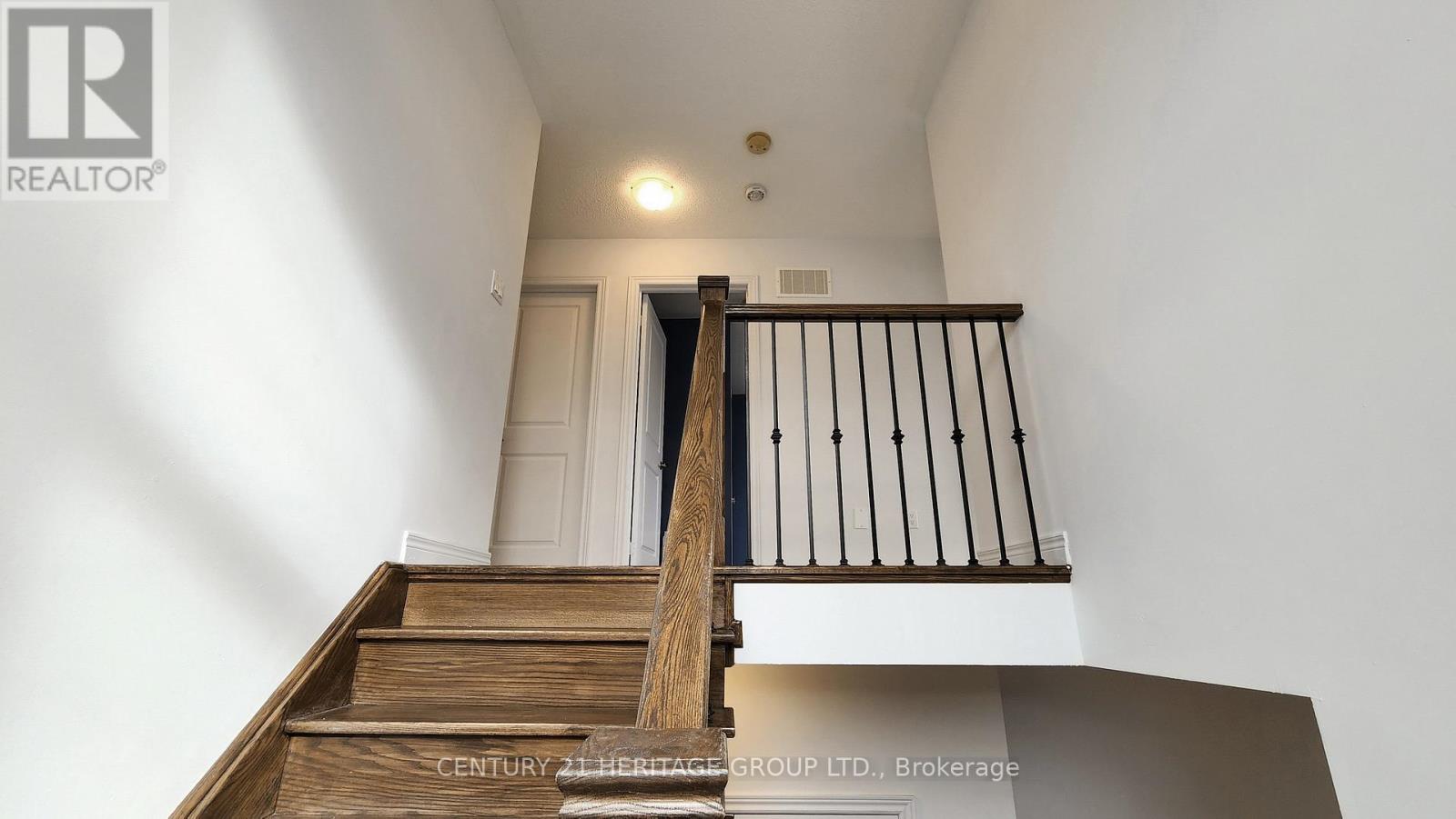 68 Barrow Avenue, Bradford West Gwillimbury, Ontario  L3Z 0W1 - Photo 22 - N12480078