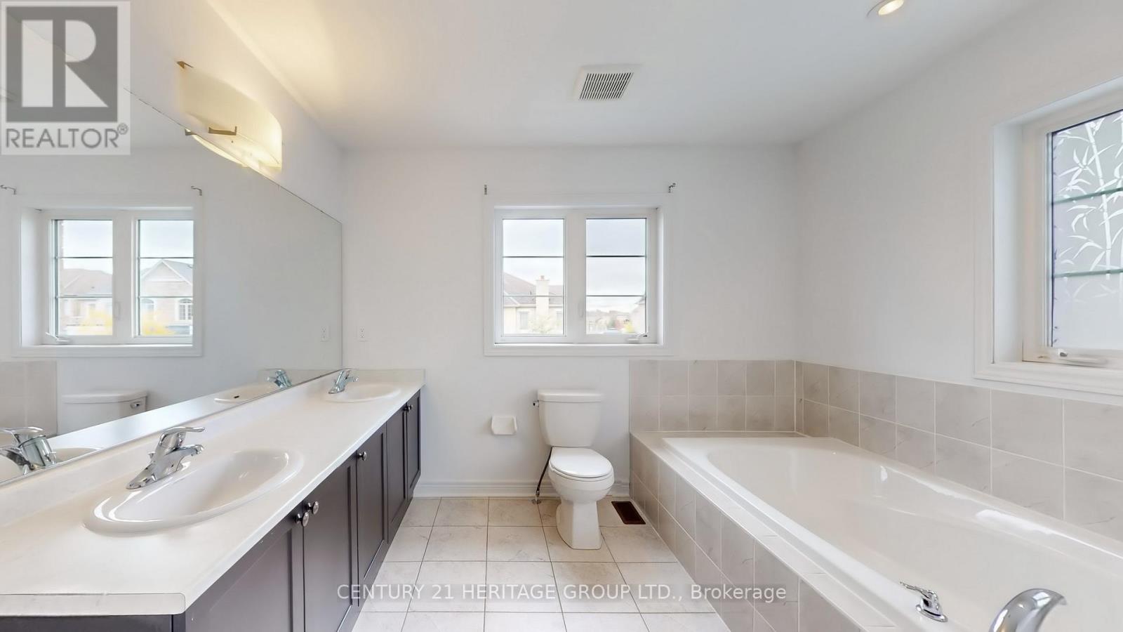 68 Barrow Avenue, Bradford West Gwillimbury, Ontario  L3Z 0W1 - Photo 28 - N12480078