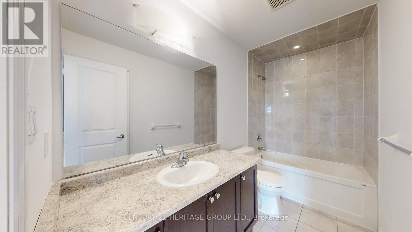 68 Barrow Avenue, Bradford West Gwillimbury, Ontario  L3Z 0W1 - Photo 36 - N12480078