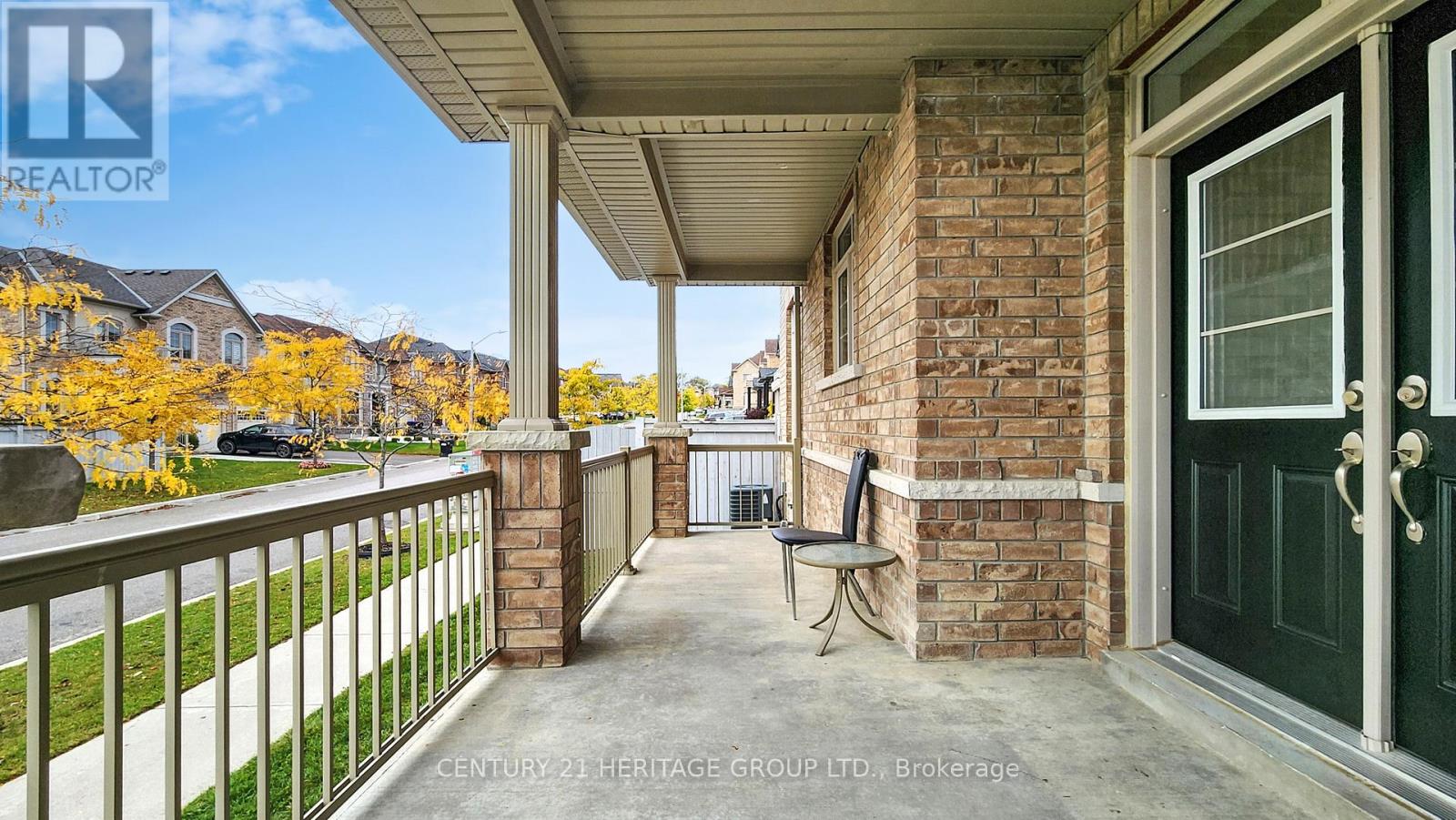 68 Barrow Avenue, Bradford West Gwillimbury, Ontario  L3Z 0W1 - Photo 3 - N12480078