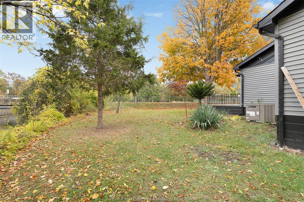 1595 Sprucewood Avenue, Lasalle, Ontario    - Photo 31 - 25025438