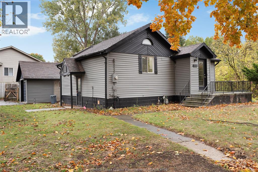 1595 Sprucewood Avenue, Lasalle, Ontario    - Photo 32 - 25025438