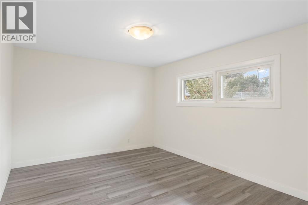 6023 Thornbank Drive, Calgary, Alberta  T2K 3P4 - Photo 18 - A2266755