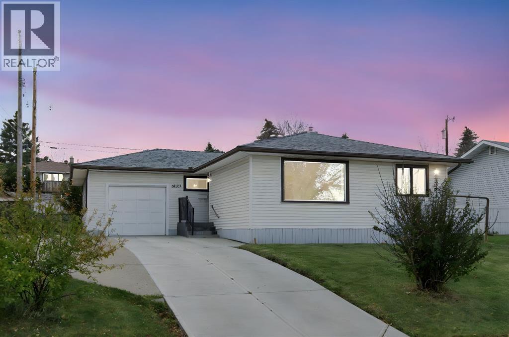 6023 Thornbank Drive, Calgary, Alberta  T2K 3P4 - Photo 2 - A2266755