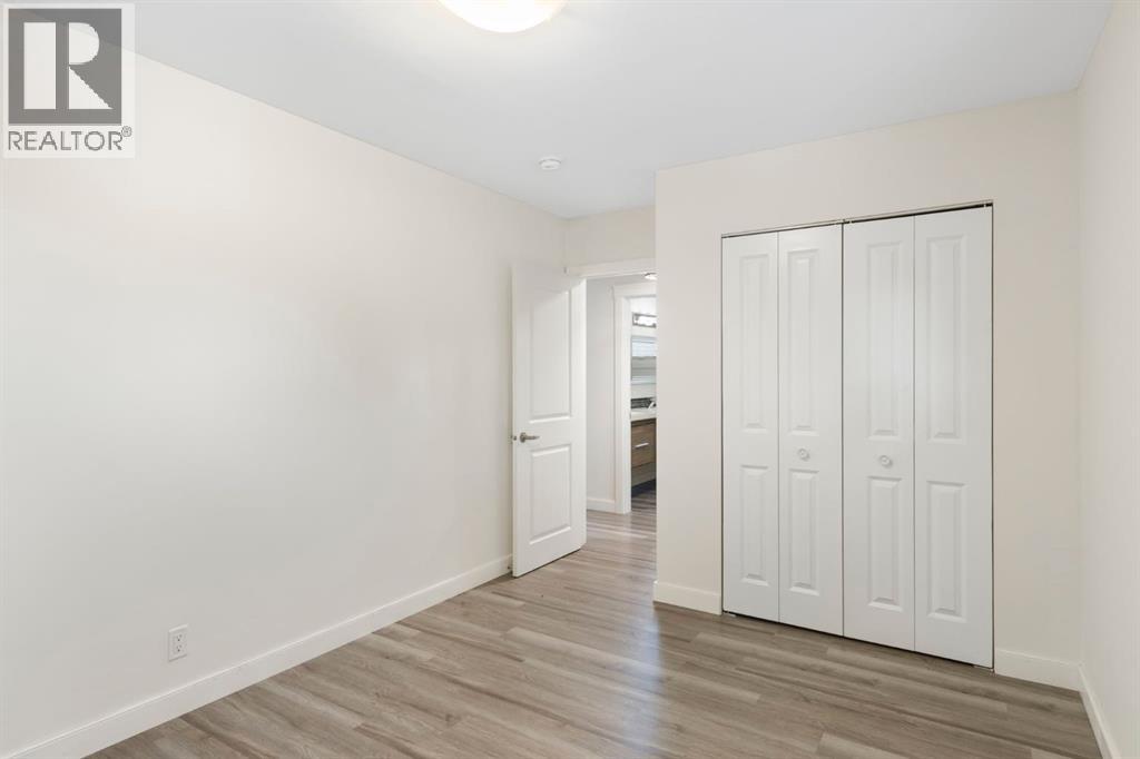 6023 Thornbank Drive, Calgary, Alberta  T2K 3P4 - Photo 28 - A2266755