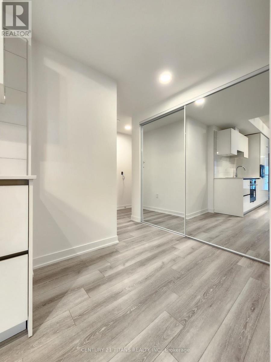 506 - 238 Simcoe Street, Toronto, Ontario  M5T 0E2 - Photo 4 - C12481986