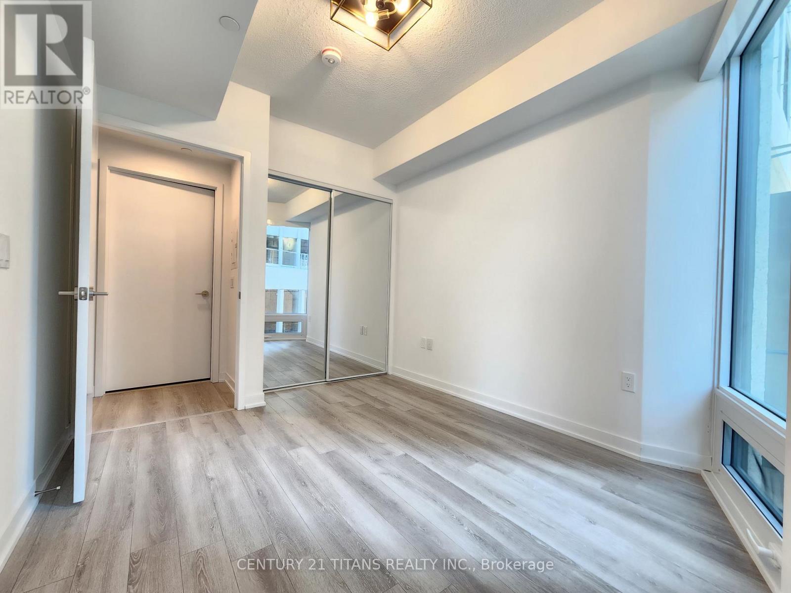 506 - 238 Simcoe Street, Toronto, Ontario  M5T 0E2 - Photo 9 - C12481986