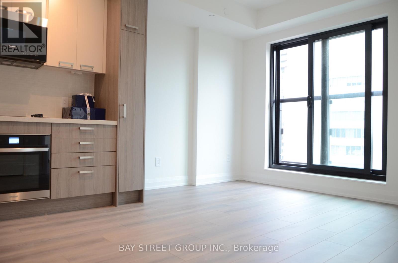 #902 - 20 Soudan Avenue, Toronto, Ontario  M4S 0E2 - Photo 3 - C12481993