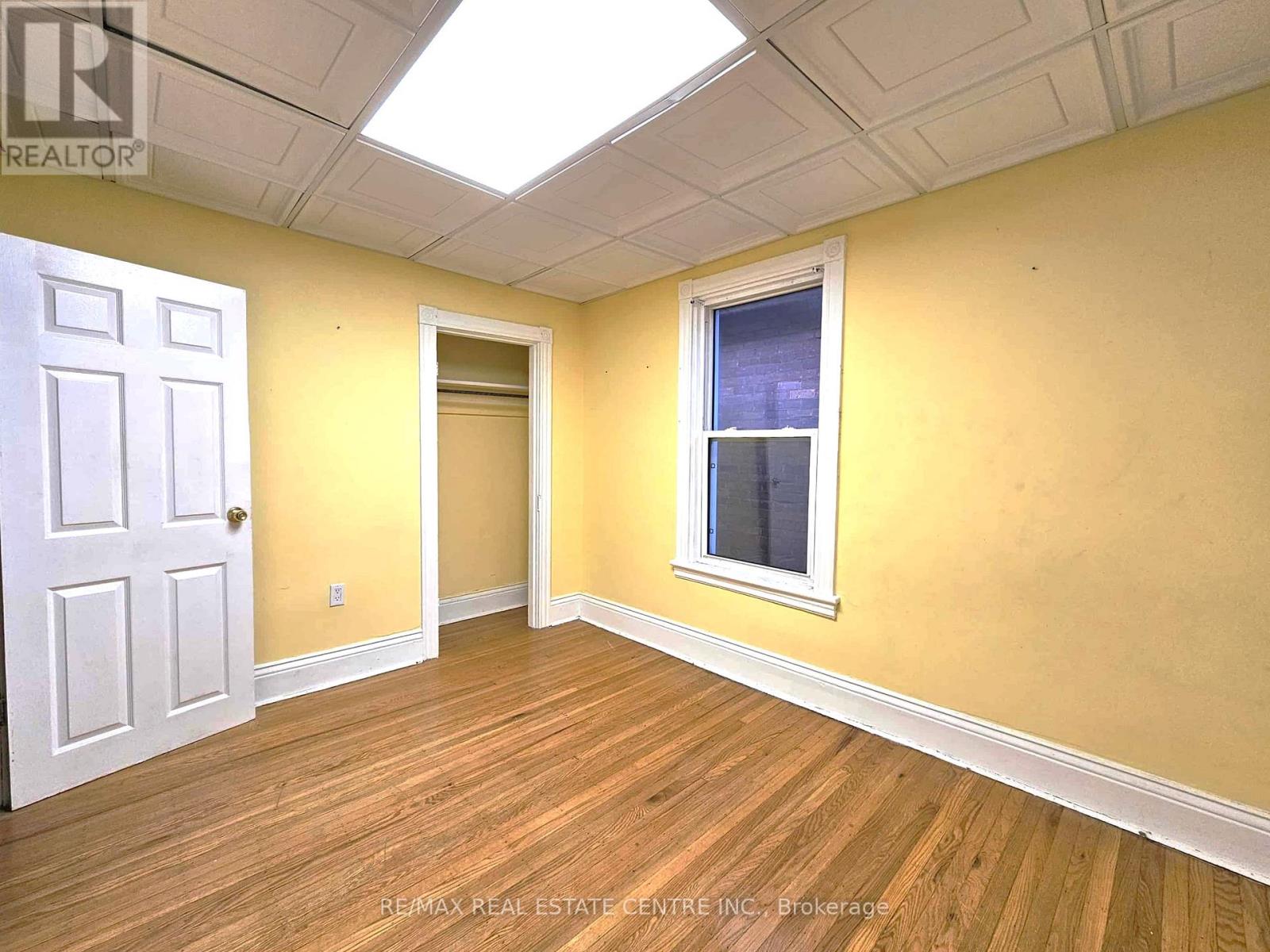 35 Fairleigh Avenue N, Hamilton, Ontario  L8L 6H1 - Photo 12 - X12480901