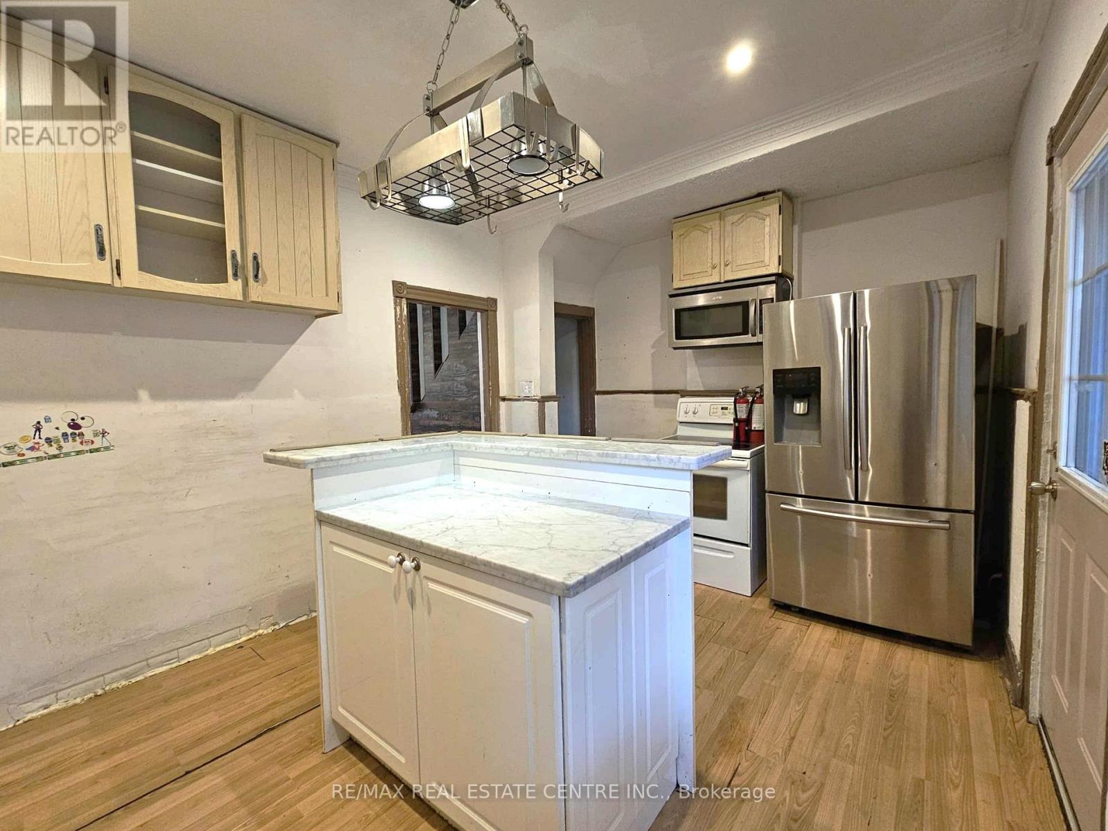 35 Fairleigh Avenue N, Hamilton, Ontario  L8L 6H1 - Photo 7 - X12480901