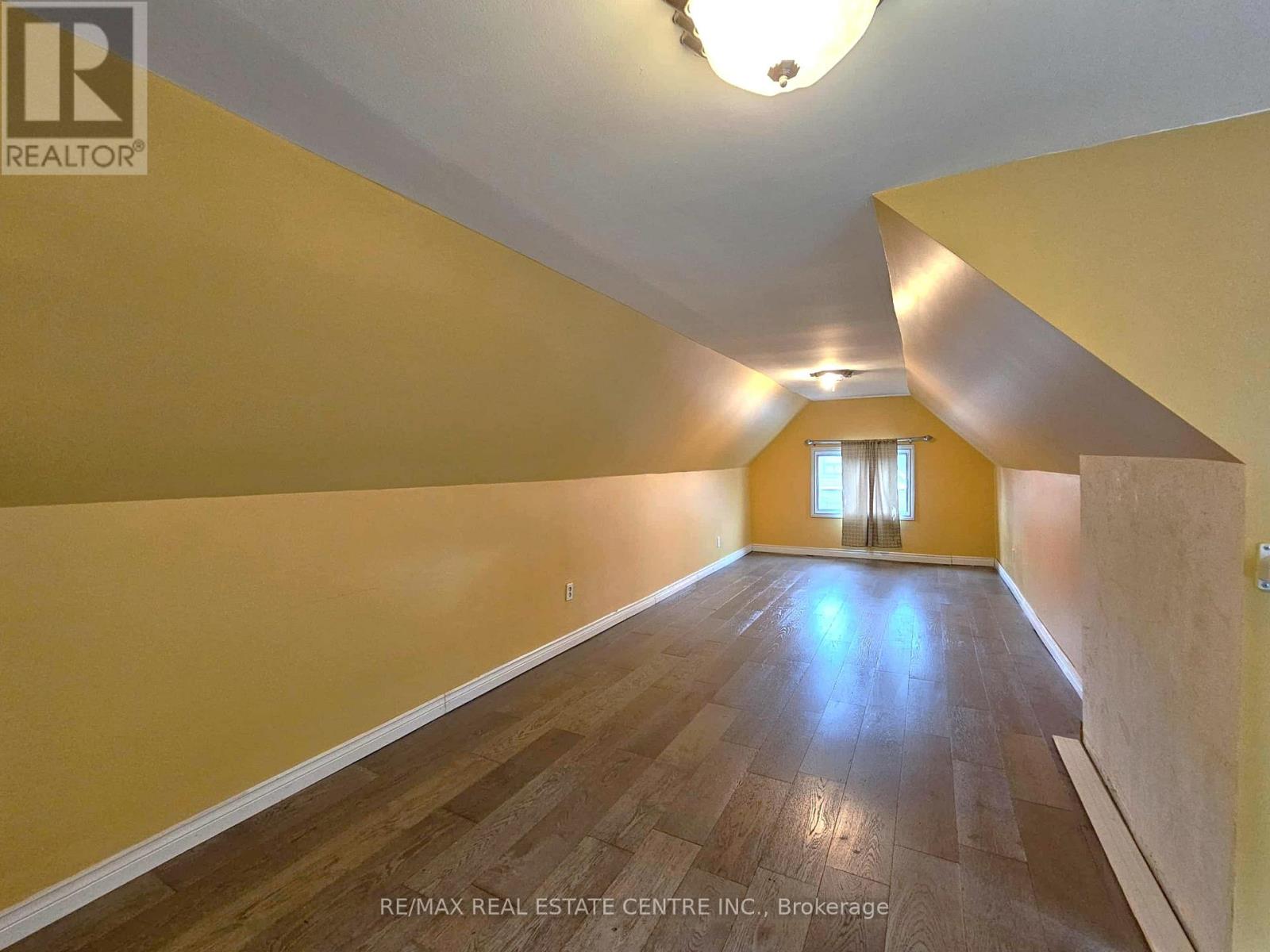 35 Fairleigh Avenue N, Hamilton, Ontario  L8L 6H1 - Photo 15 - X12480901