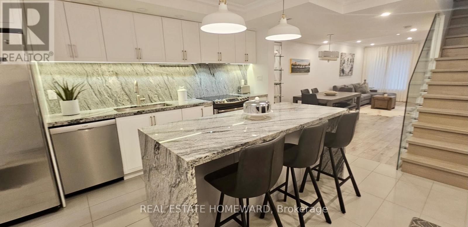 5 - 122 GLEN MANOR DRIVE, Toronto, Ontario