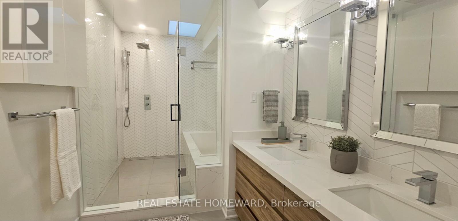 5 - 122 Glen Manor Drive, Toronto, Ontario  M4E 2X6 - Photo 18 - E12481955