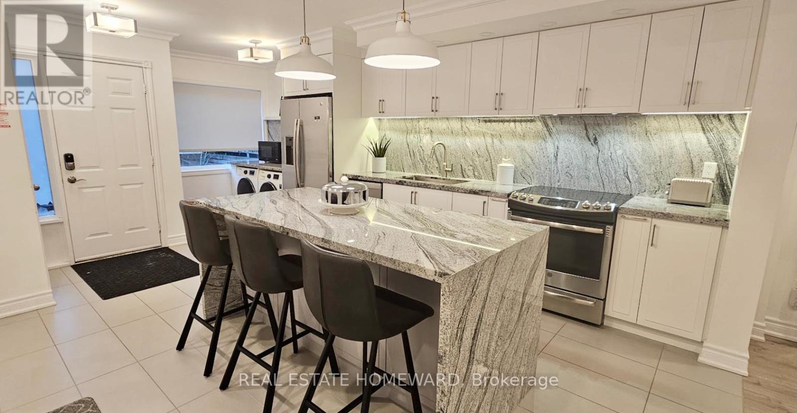 5 - 122 Glen Manor Drive, Toronto, Ontario  M4E 2X6 - Photo 5 - E12481955